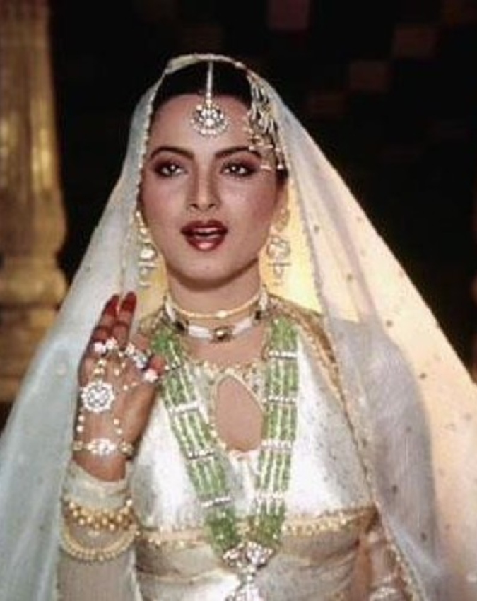 Asha Bhosle-1-2-3-4-5-6-7