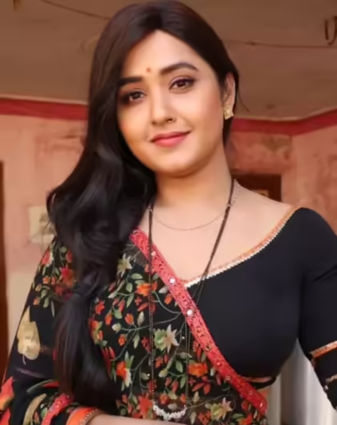 Amrapali Dubey-Akshara Singh-1-2-3-4-5-6