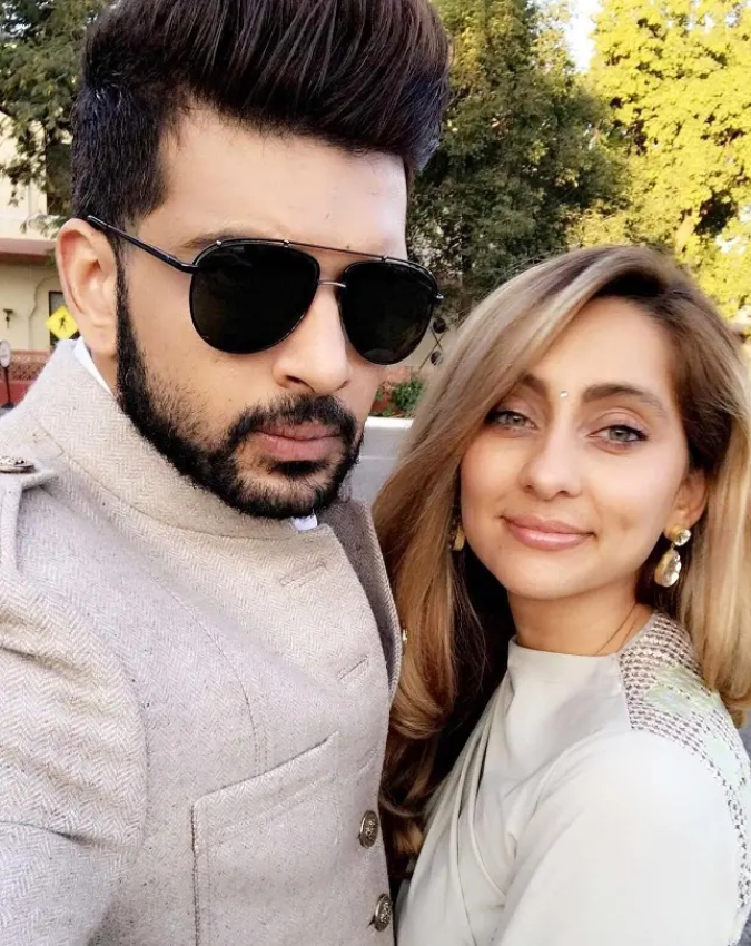 Karan Kundra-Anusha dandekar-Bhushan Pradhan-1-2-3-4-5-6-7