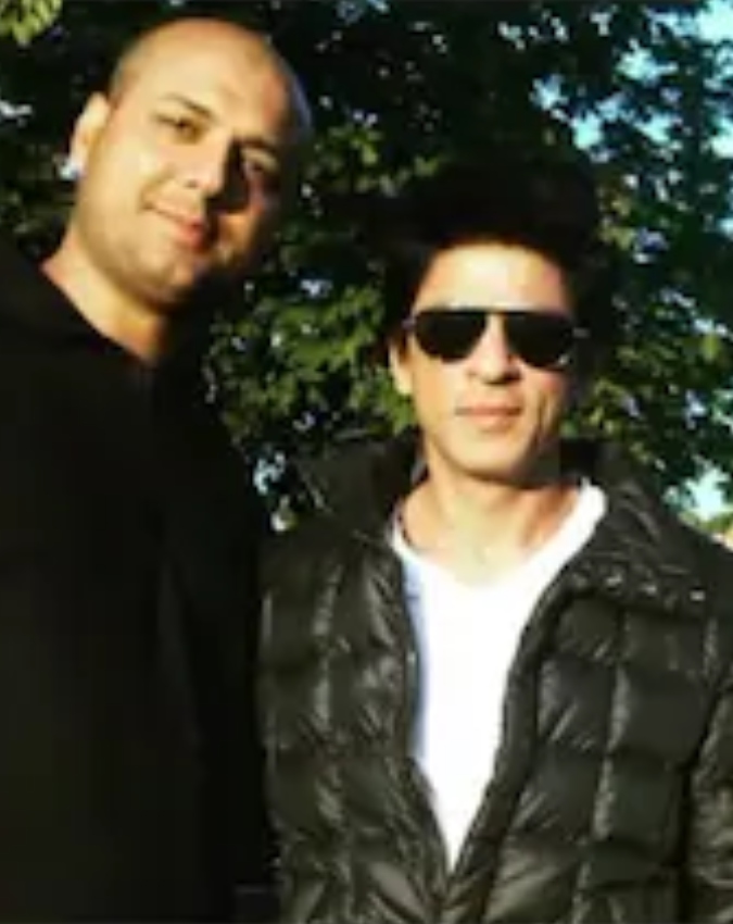 Salman Khan and Shah Rukh Khan Bodyguards Salary -1-2