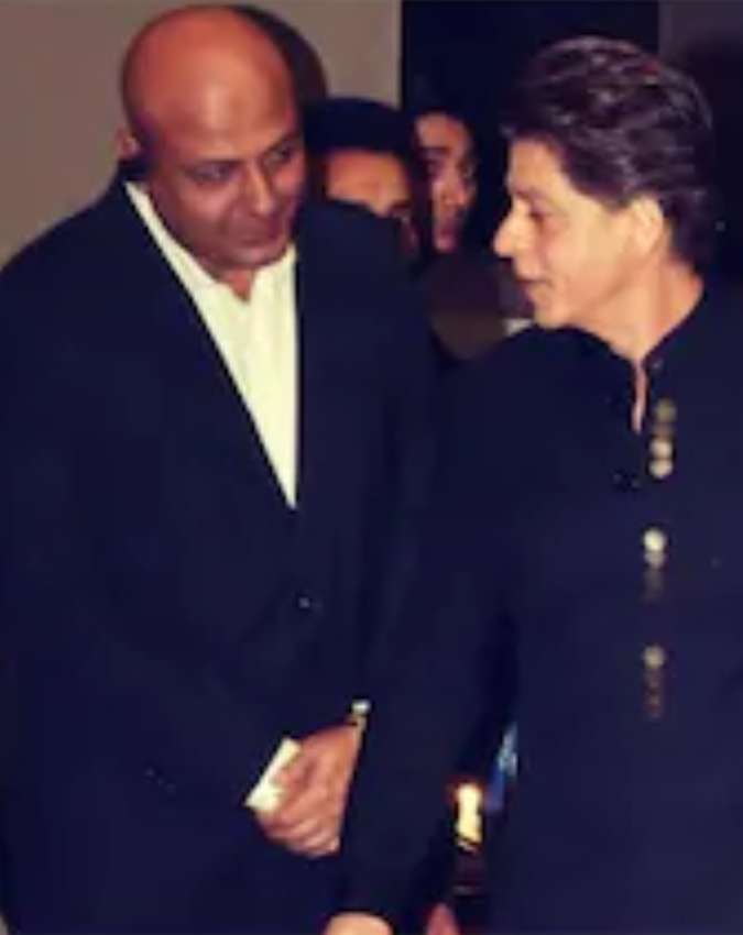 Salman Khan and Shah Rukh Khan Bodyguards Salary -1-2-3-4