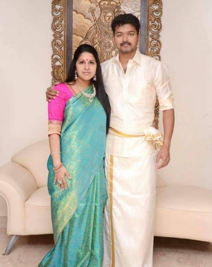Thalapathy Vijay With Wife Sangeetha (2) -1-2