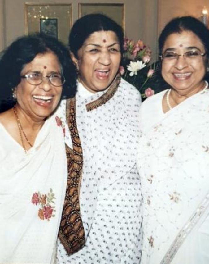 Usha Mangeshkar-1-2