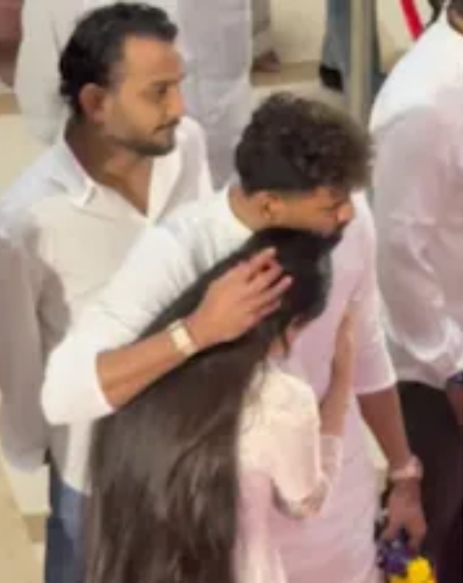 Zanai Bhosle-Mohammed Siraj (5) Zanai Bhosle-Mohammed Siraj (5)-1-2-3