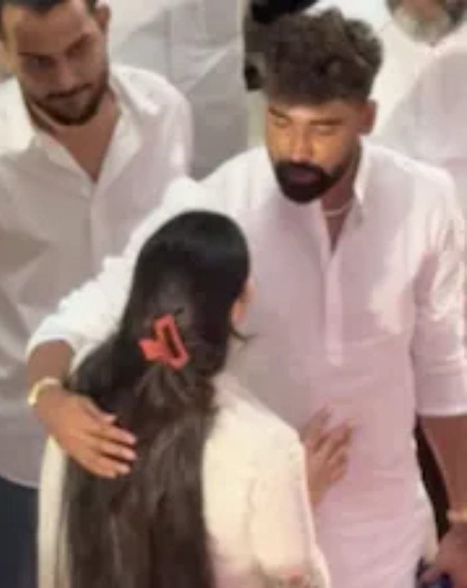 Zanai Bhosle-Mohammed Siraj (5) Zanai Bhosle-Mohammed Siraj (5)-1-2