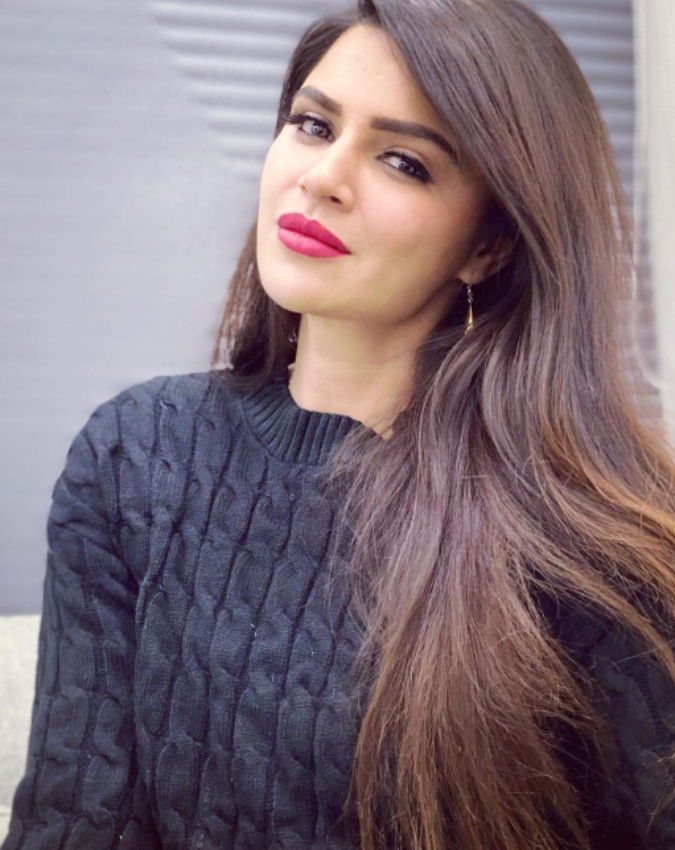 Aashka Goradia-1-2-3-4