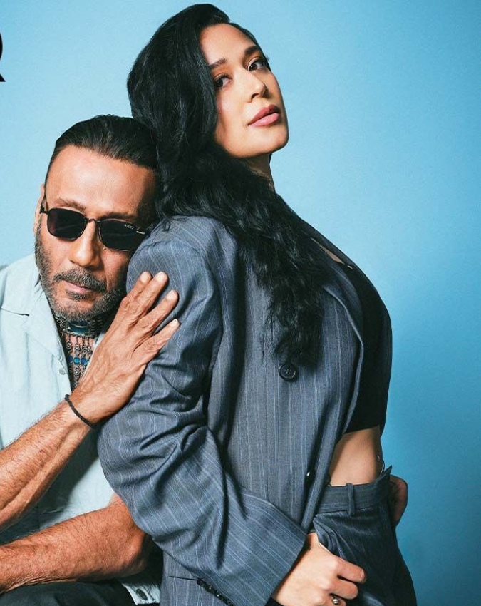 Sanjay Dutt With daughter Trishala-Saif Ali Khan With Daughter Sara Ali Khan-1-2-3-4-5-6
