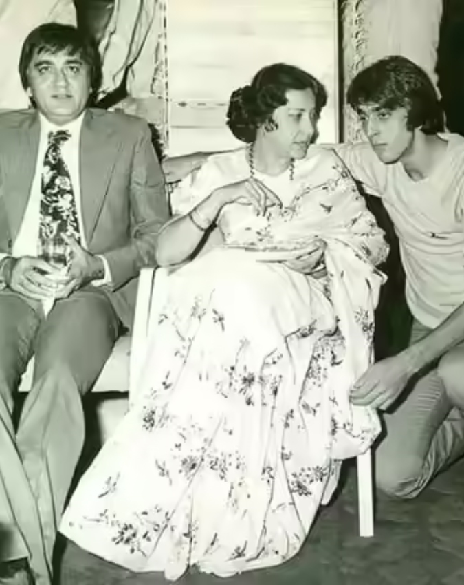 Nargis Dutt-1-2-3-4-5-6-7