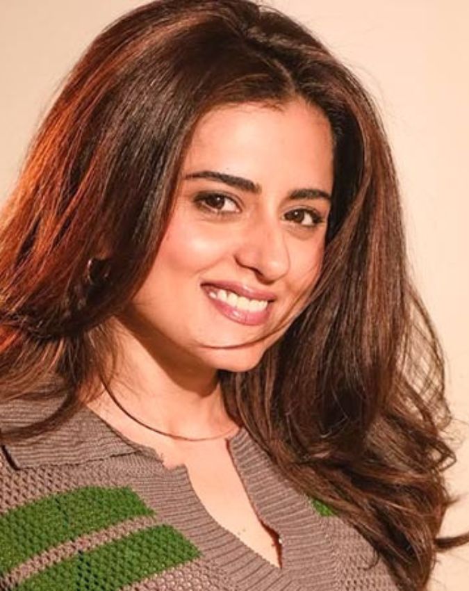 Riddhi Dogra-1-2-3-4