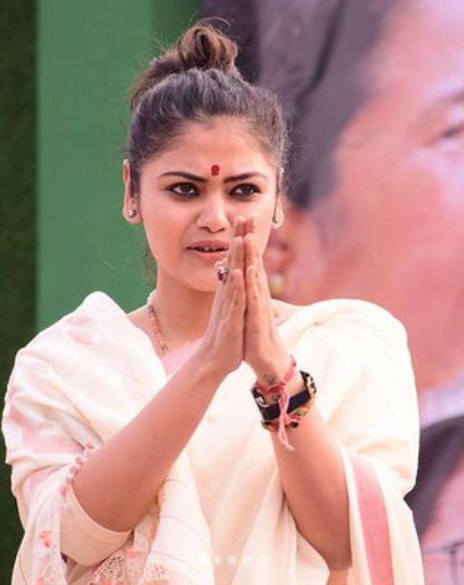 who is saayoni ghosh-1-2-3-4-5