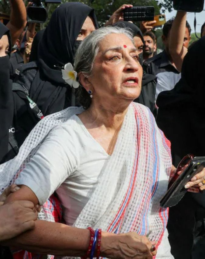 Sheema Kermani detained Pakistan-1-2