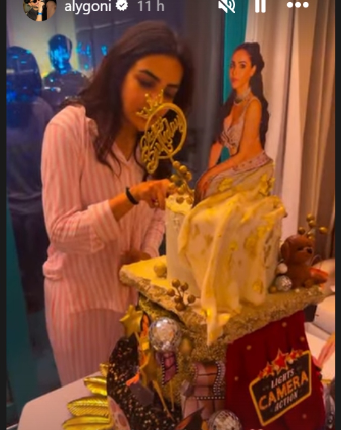 Jasmin Bhasin-Aly Goni-1-2-3-4-5-6