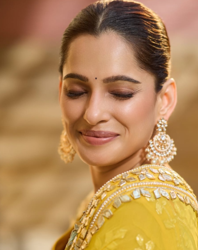 Priya Bapat-1-2-3-4-5