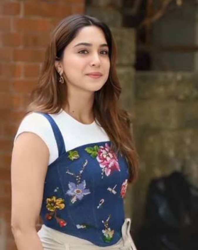 Sunny Kaushal-Sharvari Wagh-1-2-3-4-5