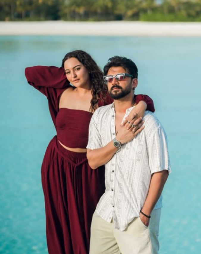 Sonakshi Sinha zaheer Khan- Poonam Sinha-1-2-3
