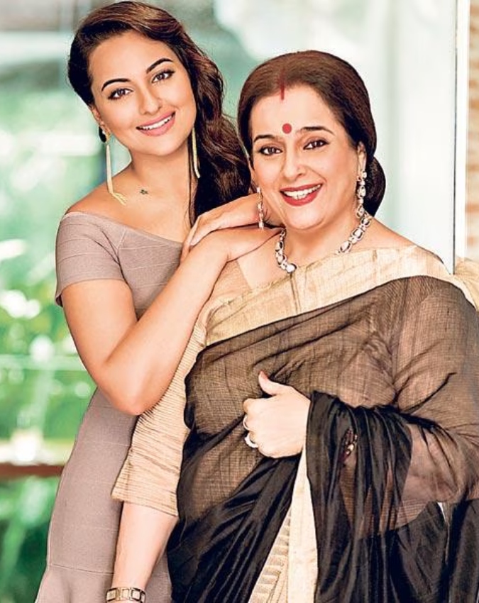 Sonakshi Sinha zaheer Khan- Poonam Sinha-1-2-3-4