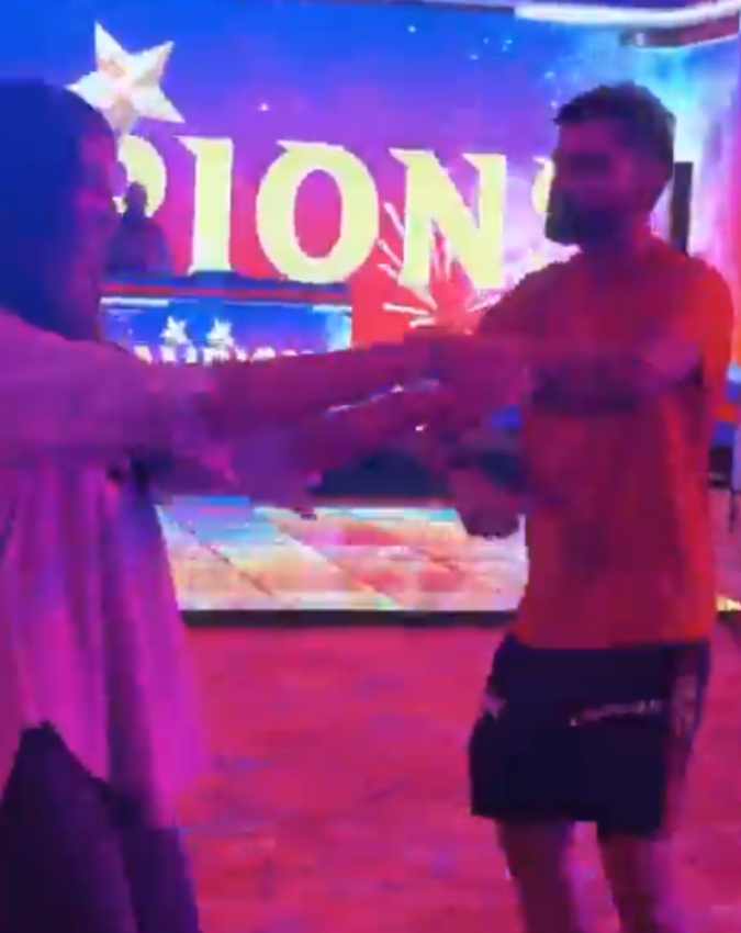 Anushka Sharma-Virat Kohli-1-2