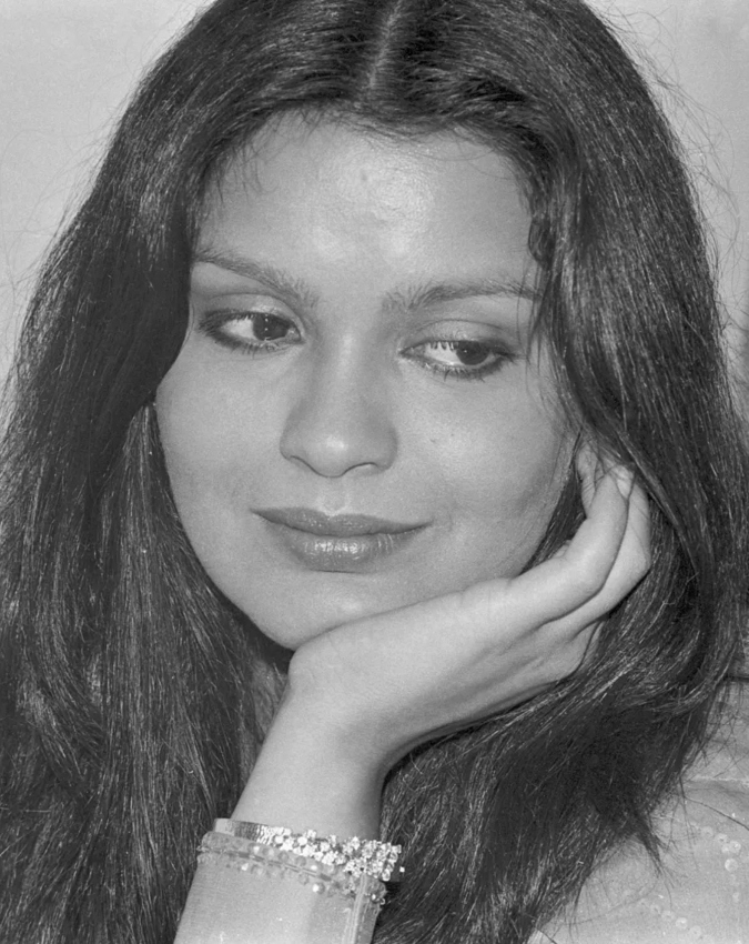 Zeenat Aman-1-2-3-4-5