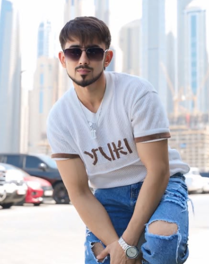 Urfi Javed-Adnaan Shaikh-1-2-3