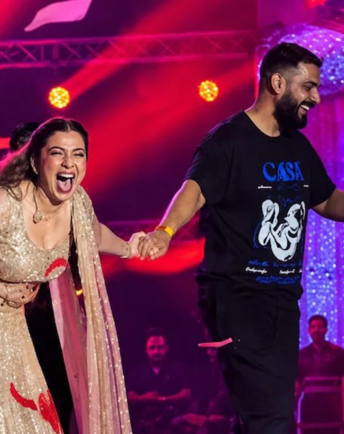 Jasmine Sandlas Announces Engagement To Shekhar Chaudhary At Delhi Concert-1-2-3