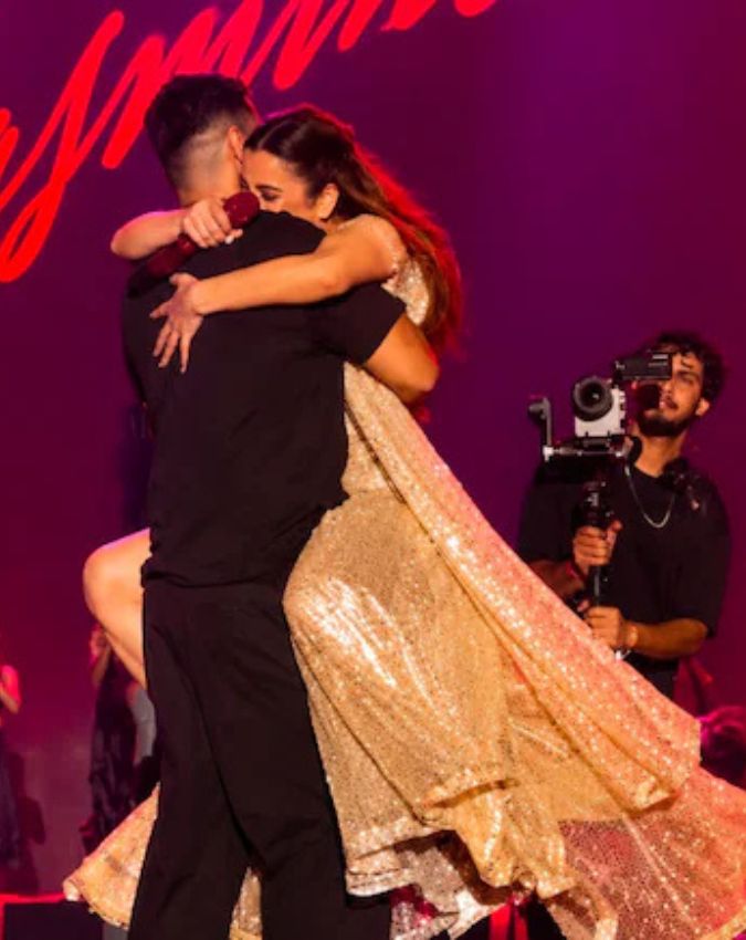 Jasmine Sandlas Announces Engagement To Shekhar Chaudhary At Delhi Concert-1-2-3-4-5