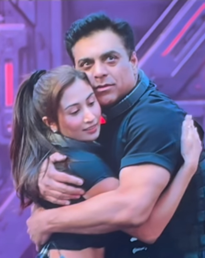 Ram Kapoor Lock Upp 2-1-2