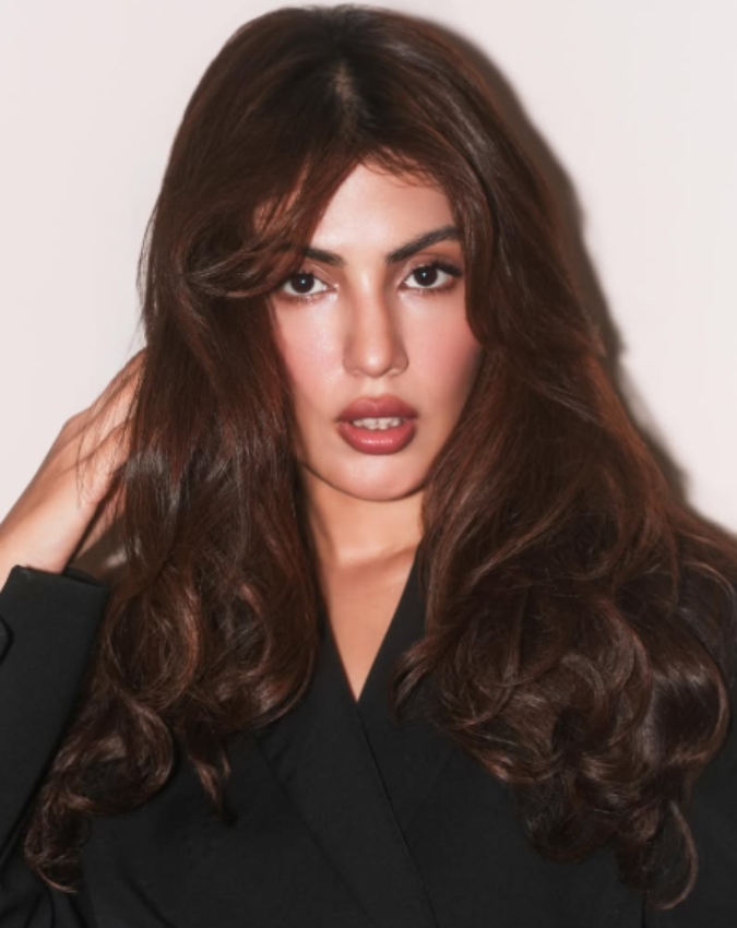 Rhea Chakraborty Birthday-1-2-3-4