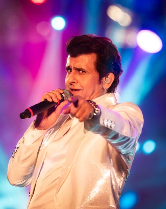 Sonu Nigam-Sonu Sood-1-2-3-4-5