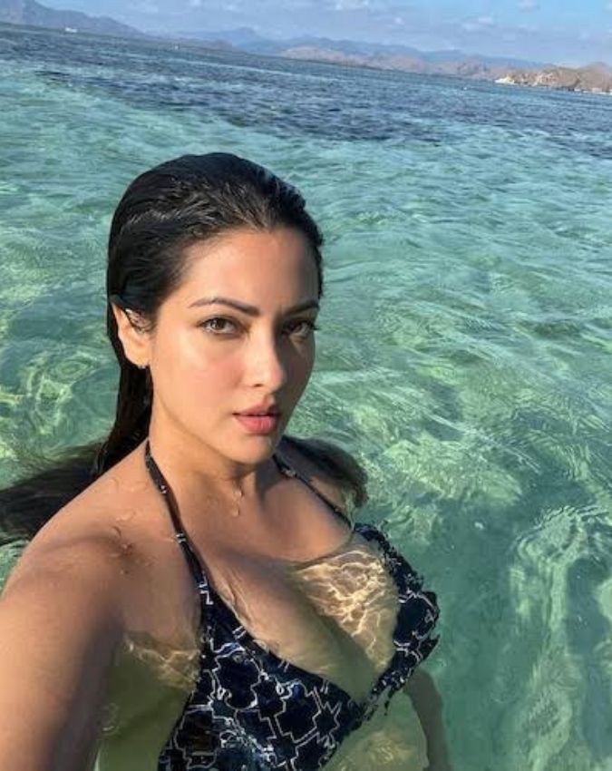 riya sen-1-2-3-4