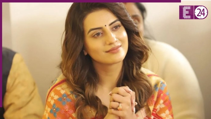 4Akshara Singh