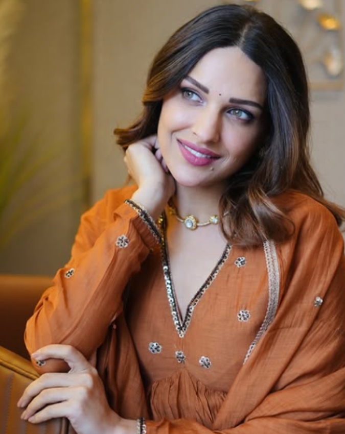 himanshi Khurana-Asim Riaz (1)-1-2